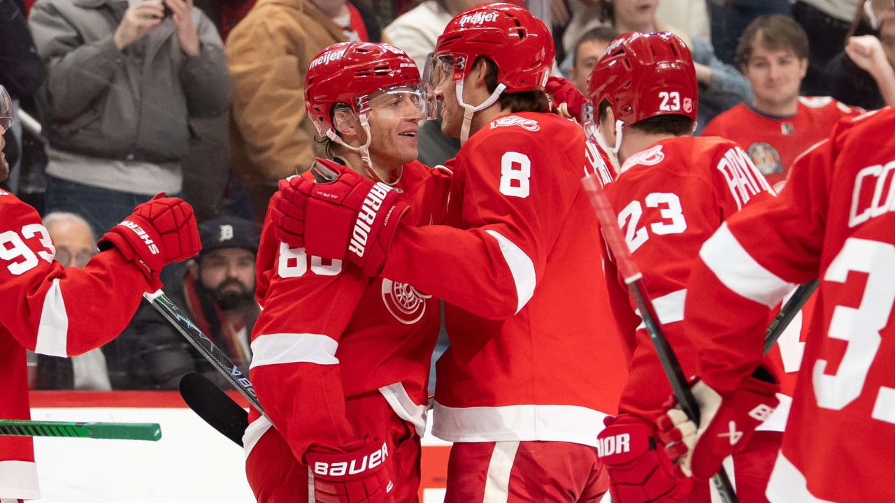 Kane sets U.S. scoring record in Red Wings shootout loss to Capitals