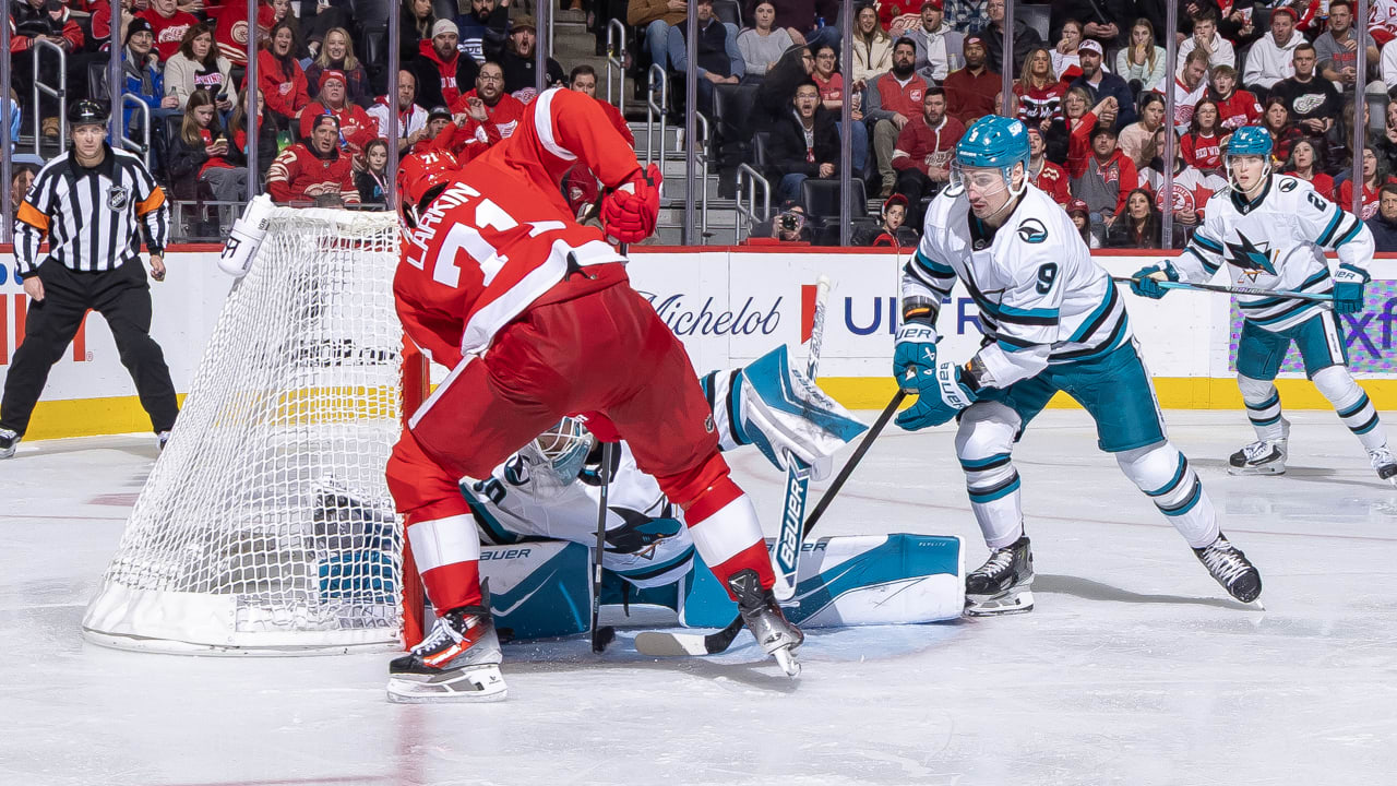 Raymond, Red Wings stay hot with victory against Sharks