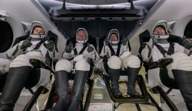 NASA's first medical evacuation brings ailing astronaut back to Earth