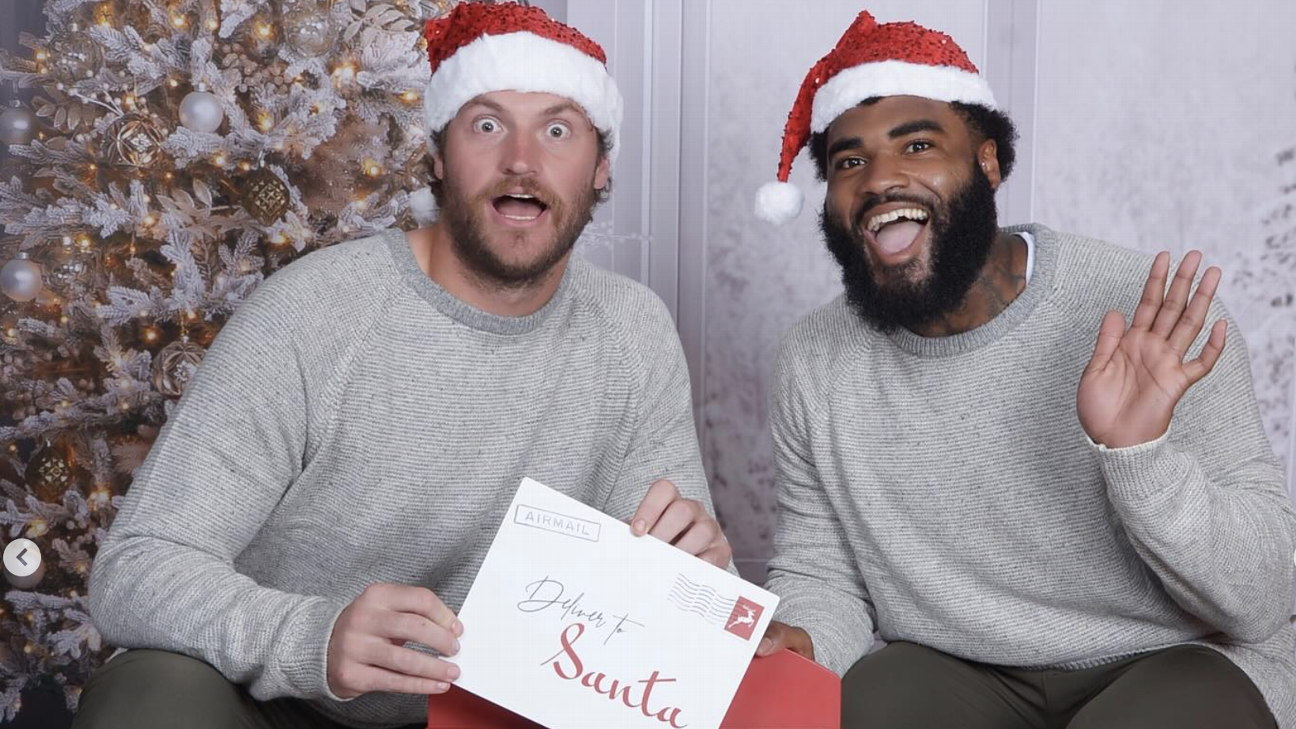 Buccaneers tight ends' festive Christmas cards lost in the mail