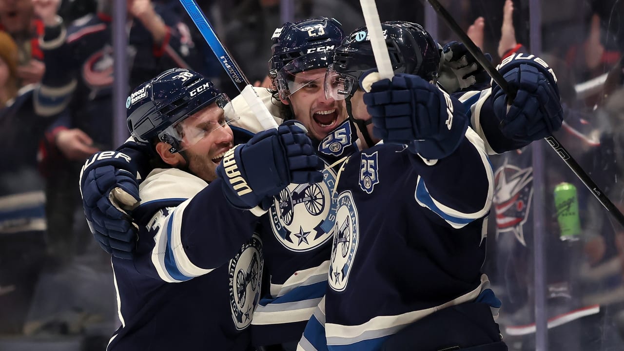 Monahan scores late winner, Blue Jackets edge Flyers