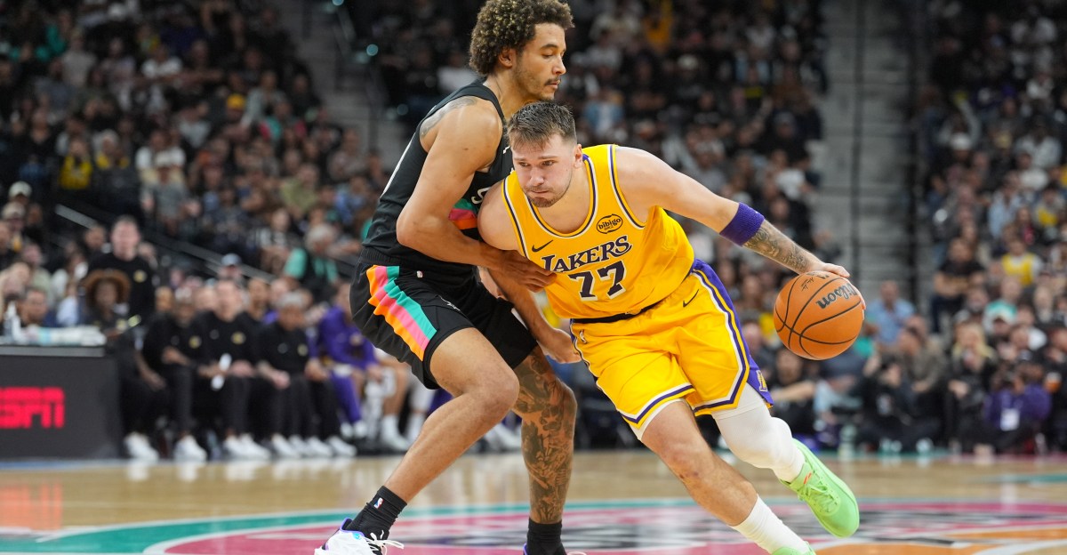 Open Thread: Jeremy Sochan ends the night with two big shots and one small scuffle