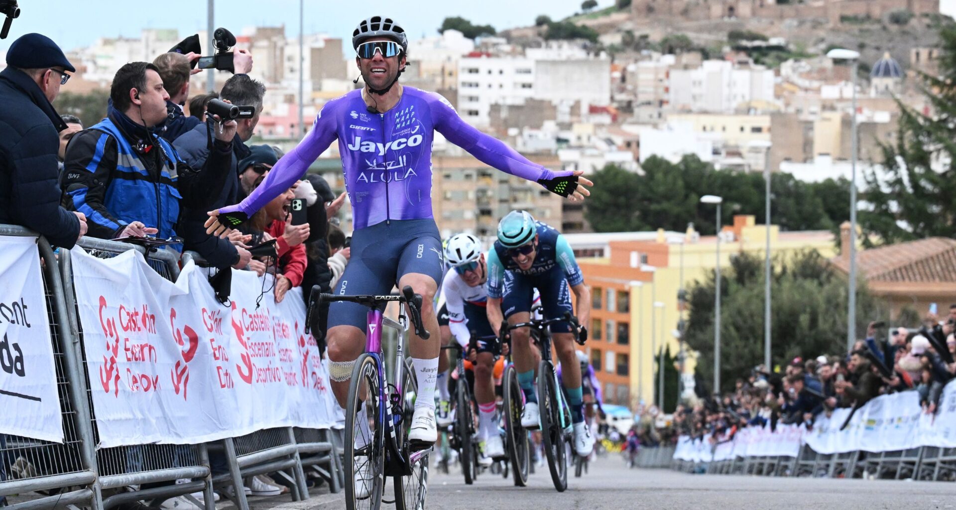 Gran Premio Castellón: Michael Matthews storms to first win of 2026 season in gruelling uphill sprint