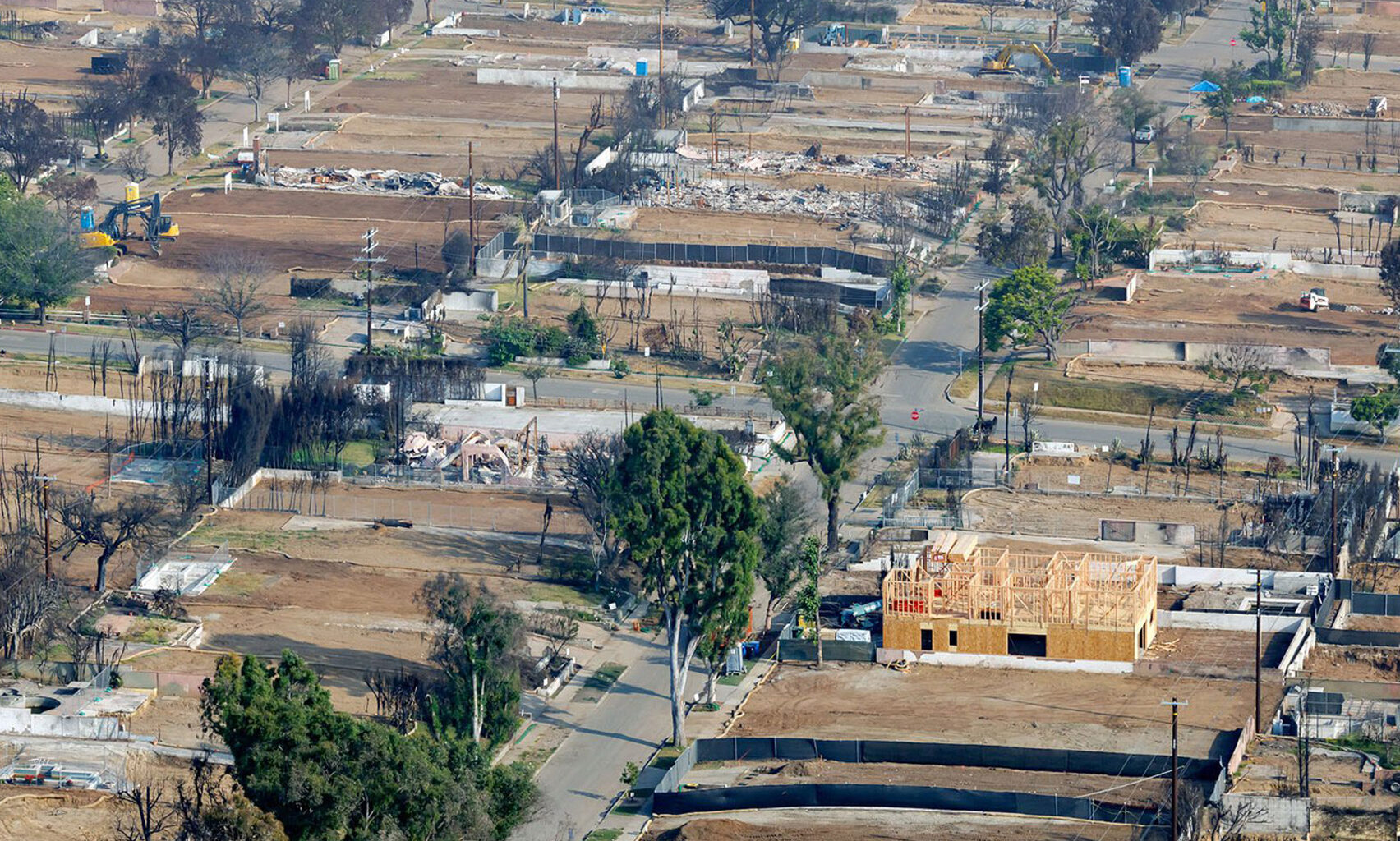 Architects concerned by disjointed LA wildfires rebuild