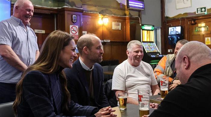 Princess Kate and William ignore protest shouts in Scotland