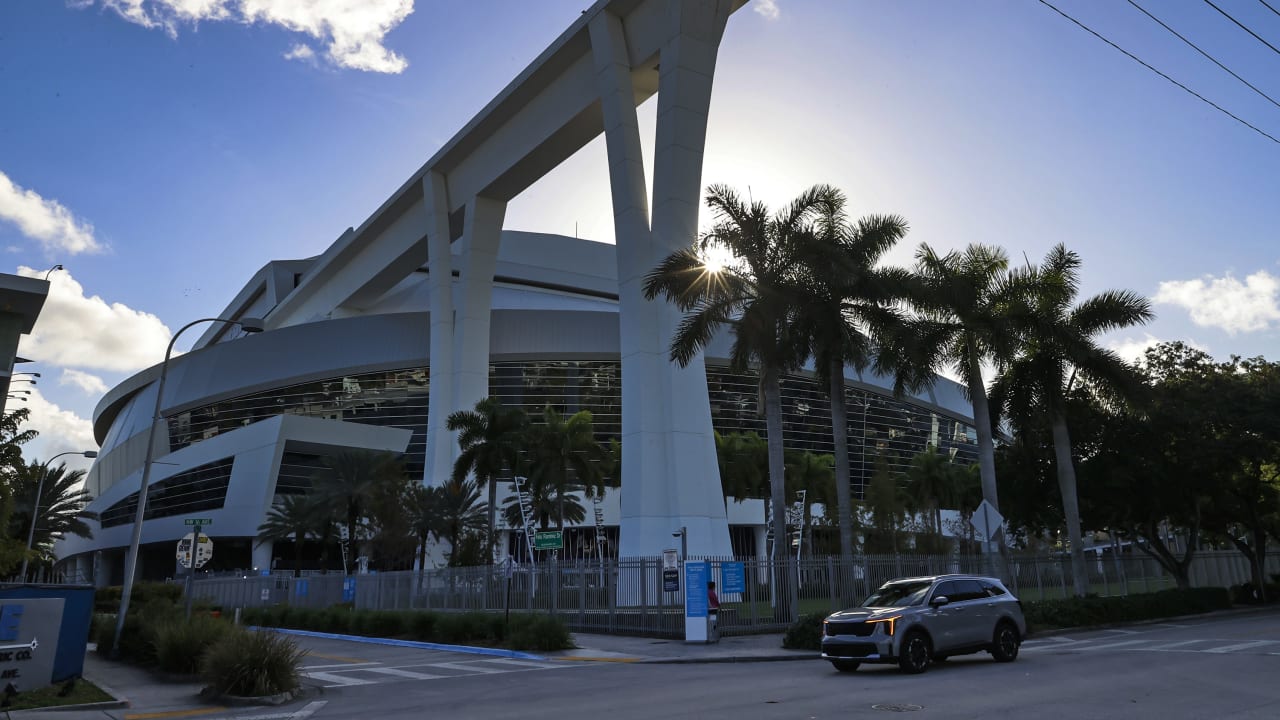 FANS ARE INVITED TO WELCOME PANTHERS AND RANGERS OUTSIDE LOANDEPOT PARKIN ADVANCE OF 2026 DISCOVER NHL WINTER CLASSIC