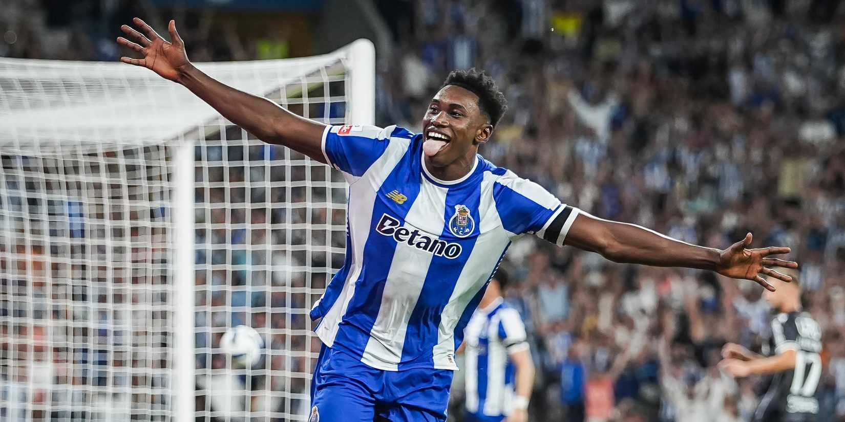 Samu Aghehowa celebrating after scoring for Porto