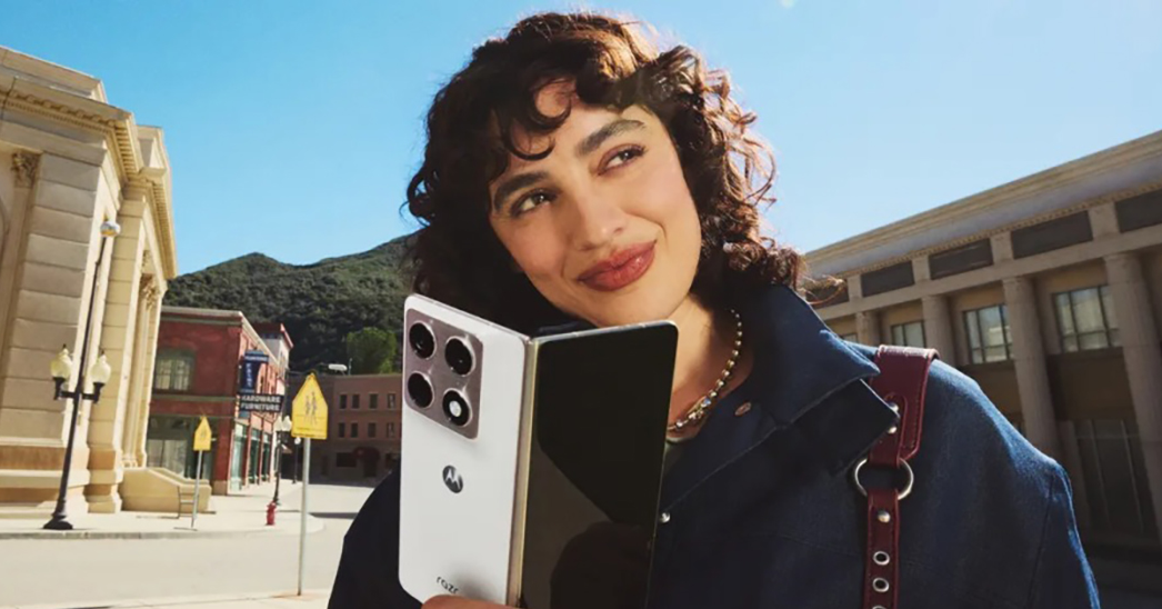 Motorola joins the foldable heavyweight fight with Razr Fold debut