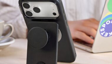 PopSockets added a wallet to its folding kickstand grip