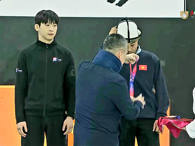 Choi Eun-seok of the Korea MMA General Association participates in the men's Hyundai 71kg bronze medal ceremony at the 3rd Asian MMA Championships in Luzhou, Sichuan Province, China, in January 2026. Mixed martial arts will be held as an official event at the 20th Aichi-Nagoya Summer Asian Games in Japan from September 20 to 22. Photo = AMMA