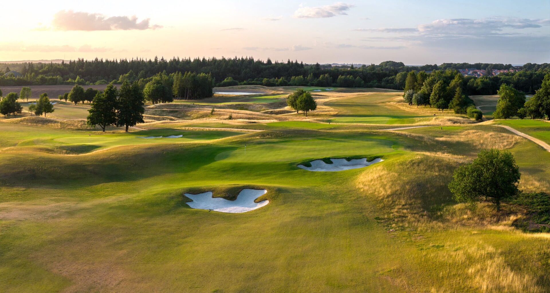 The Golf Club That Moved One Mile... But Also A Million Miles!