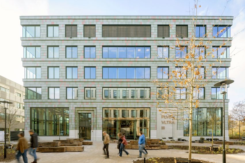 Facade made from plastic tiles