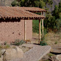 Quincho Bernarda Community Center / Taller MACAA (Misión de Arquitectura, Construcción y Arte en los Andes) - Image 2 of 37