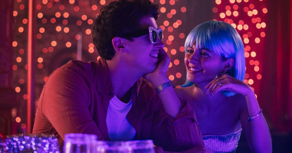 Tom Blyth and Emily Bader in People We Meet on Vacation. Picture by Netflix