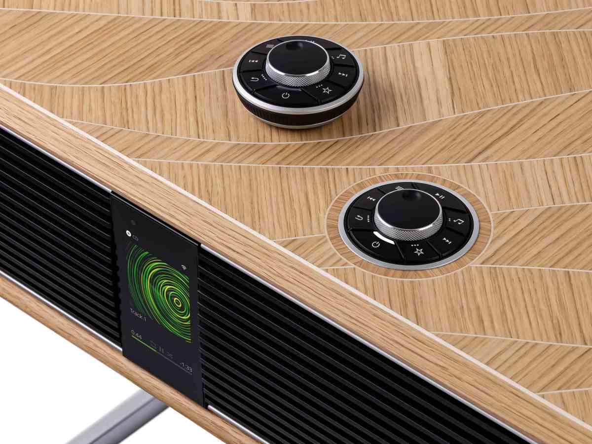 Ruark revisits flagship radiogram with limited edition artisan Made in England R810 MiE