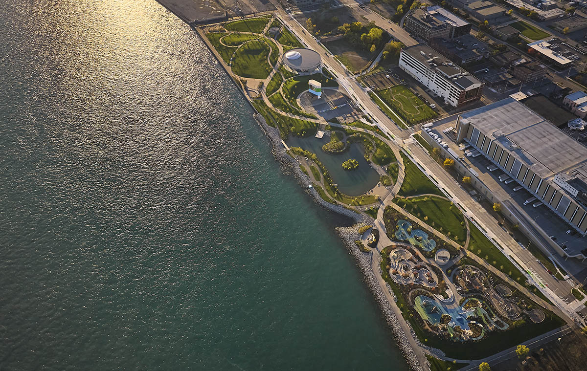 Adjaye Associates creates a pavilion-like basketball court for Detroit