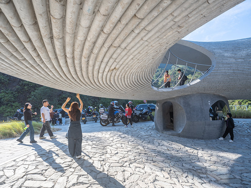 resting loop with views 5