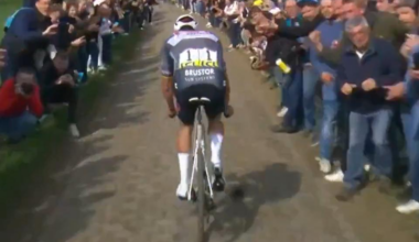 “If Mathieu had crashed and suffered serious injury, that would have been attempted manslaughter”: Riders’ union slams “unacceptable” fan behaviour at races and “light” fines; retirement of Calvin Jones + more on the live blog