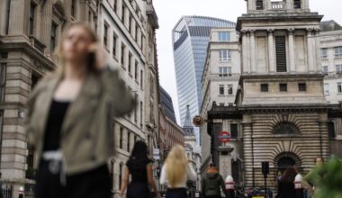 Slowing UK wage growth points to spring rate cut | snaps