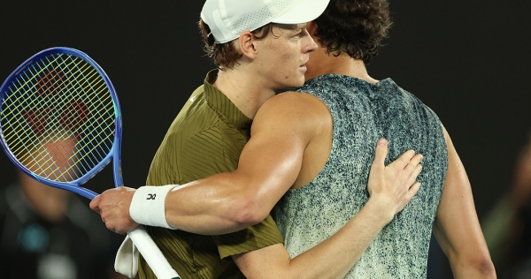 Sinner saunters past Shelton to third straight AO semifinal