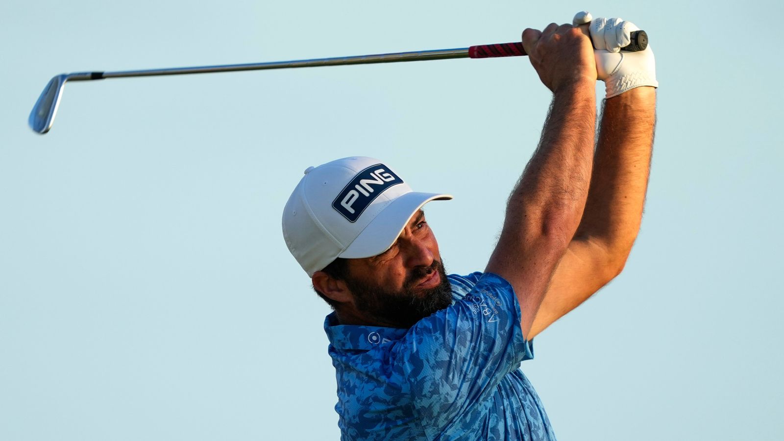 John Parry, of England, hits from the 17th tee during the second round of the Sony Open golf event at the Waialae Country Club in Honolulu, Friday, Jan. 16, 2026. (AP Photo/Matt York)