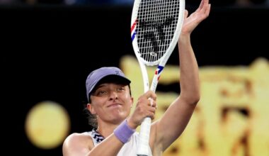 Swiatek swoops to set up Rybakina date in last eight