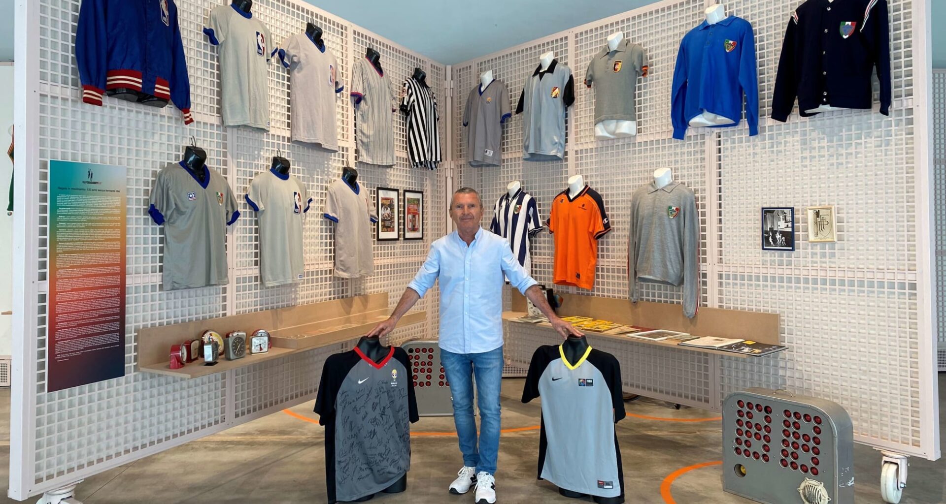 Extraordinary collector Alberto Cecere is more than a historian, he is a scholar of the game | About FIBA