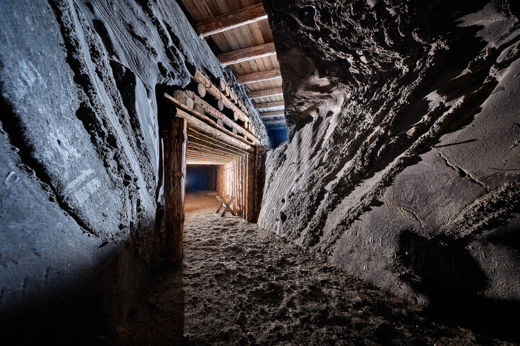 Unearthing the Ground: Architecture and the Politics of the Subterranean - Image 1 of 41