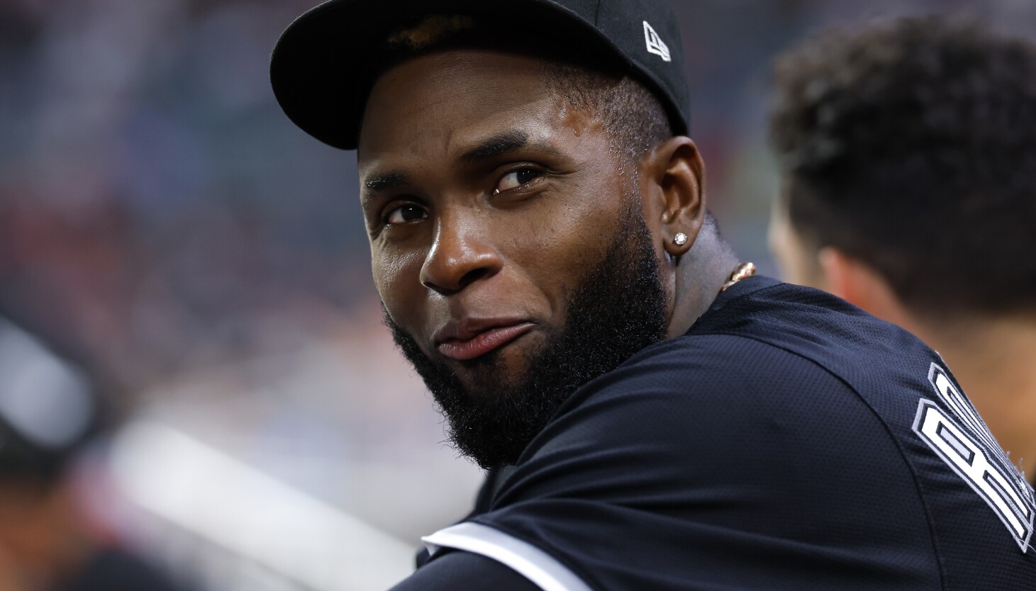 White Sox trade Luis Robert Jr. to the Mets