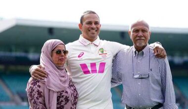 usman-khawaja-with-his-parents-ahead-of-the-scg-test-which-will-be-his-last