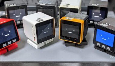 Your Office Needs a Desk Robot