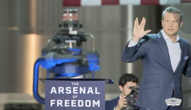 Photo of Pete Hegseth giving the Vulcan salute.