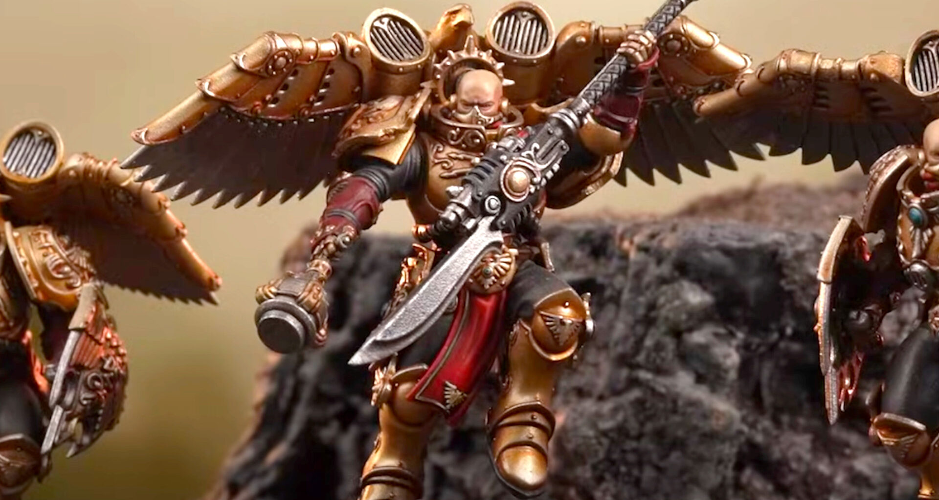 GW reveals a whole plastic Adeptus Custodes army for Horus Heresy that makes the 40k minis look like trash