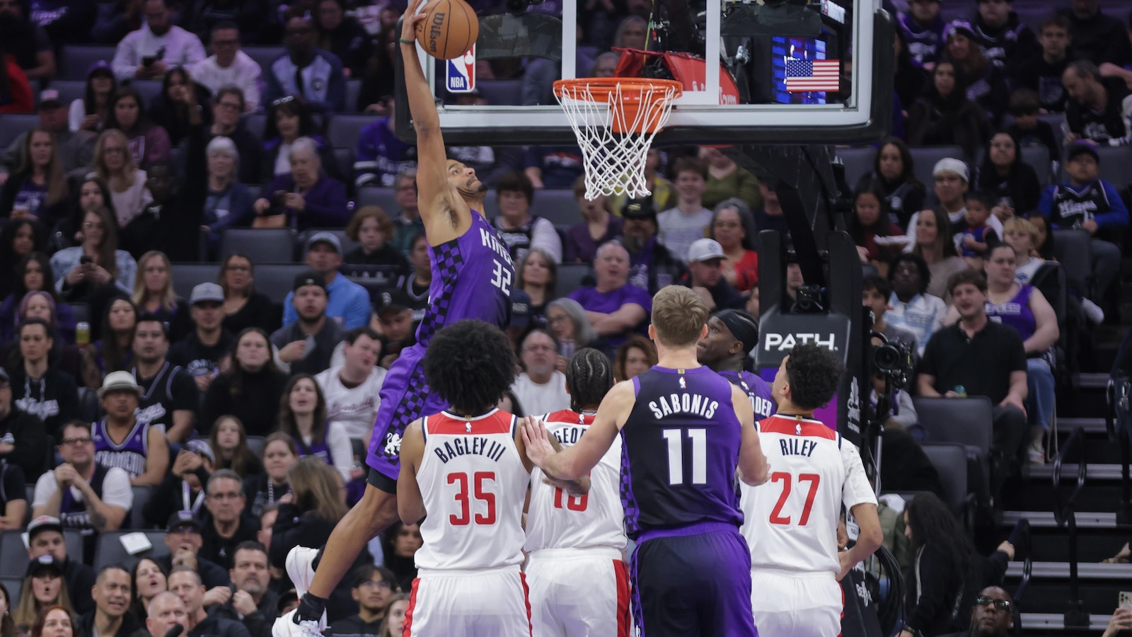 Sabonis returns to help Kings beat Wizards 128-115 for 4th straight win