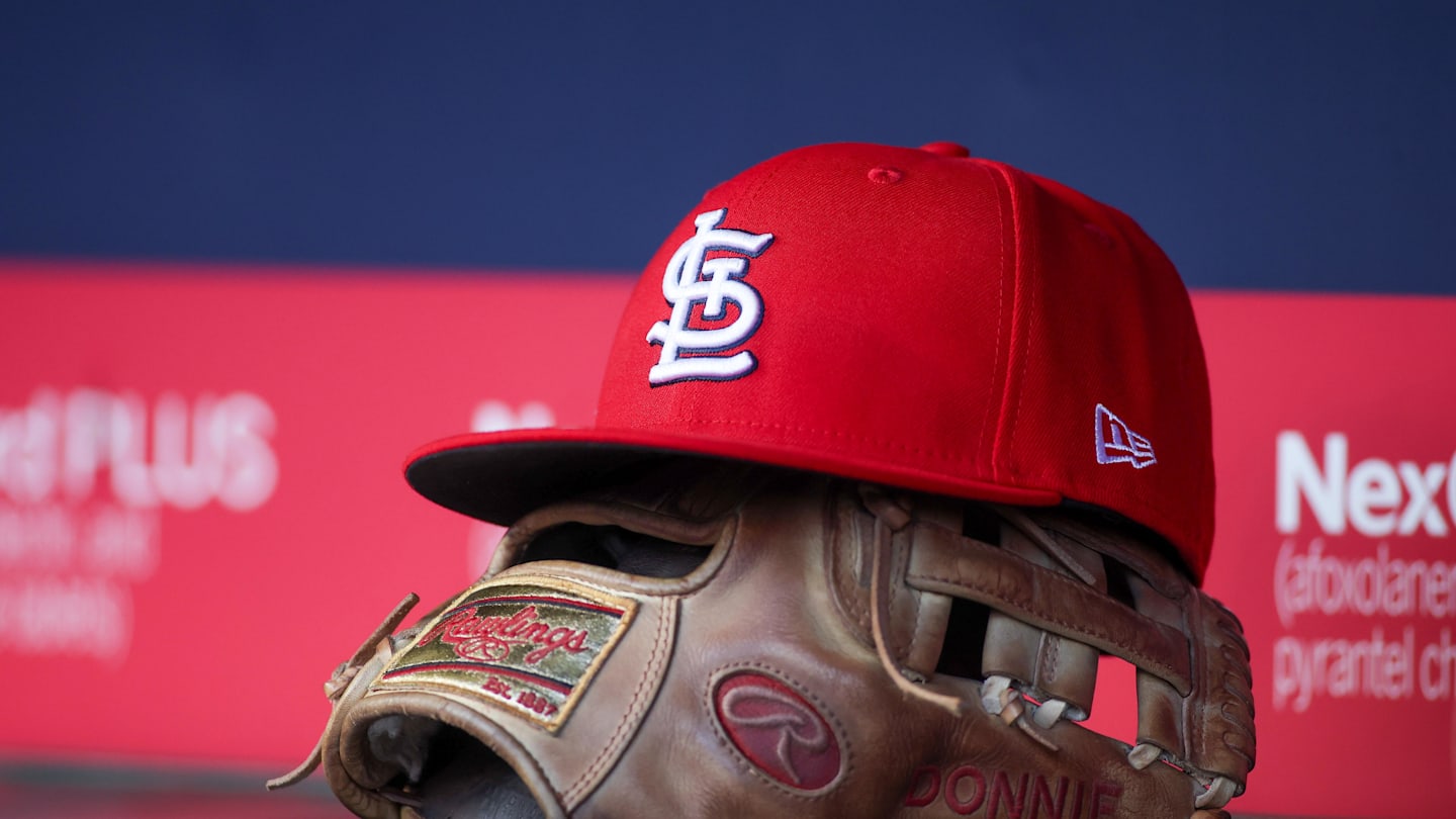 Insider Predicts Tough 2026 Season for Cardinals Amid Rebuild
