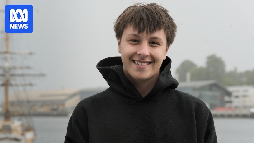 Hero teenager tells of rescue at Blackmans Bay Beach that saved two from drowning