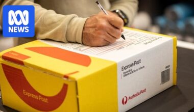 Market updates: AusPost delivering 3,075 parcels per minute; Coles shares dive as profit falls