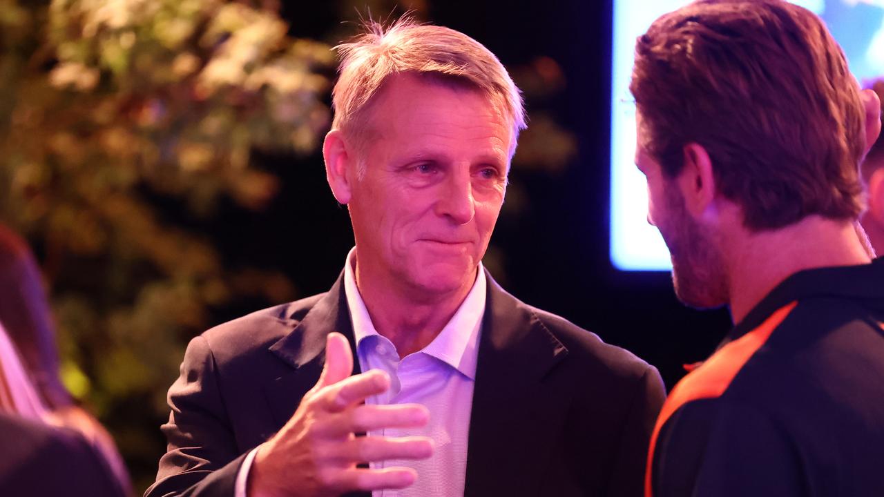 Carlton great Peter Dean recovering in hospital after alleged assault leaves him with facial injuries, father of new Blue Harry Dean