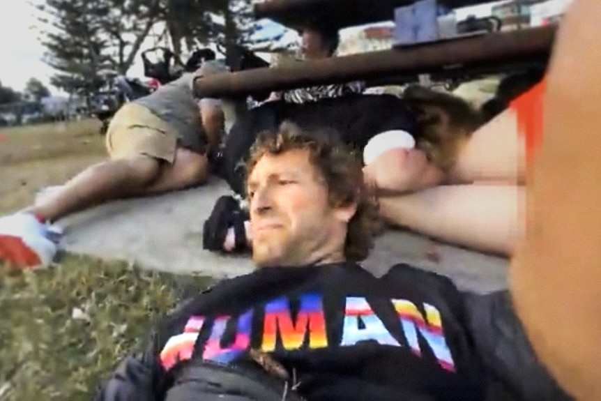 Grigoriy Raunshteyn films himself in Archer Park during the Bondi terror attack