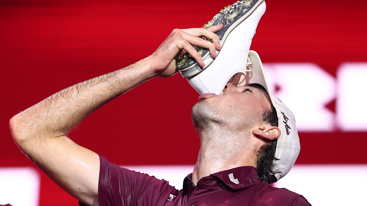 Australia's Elvis Smylie wins major LIV tournament on debut