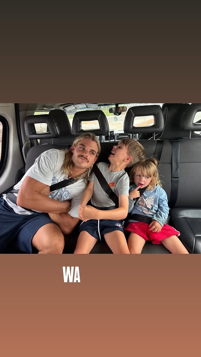 Smith with the Dangerfield's