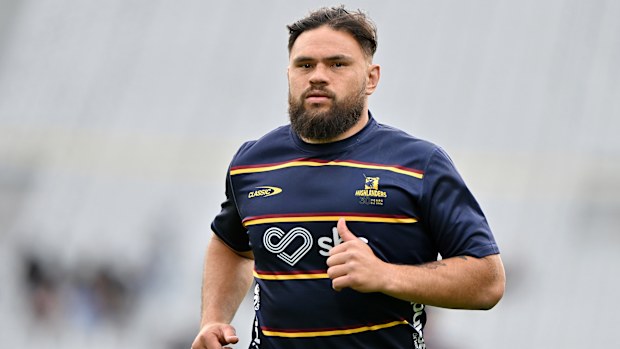 Angus Ta'avao of the Highlanders warms up prior to the round one Super Rugby match between Highlanders and Crusaders at Forsyth Barr Stadium, on February 13, 2026, in Dunedin, New Zealand. (Photo by Kai Schwoerer/Getty Images)