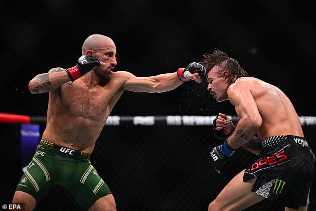 It was the first defence of his second reign as champion, after winning the vacant title against Lopes last April