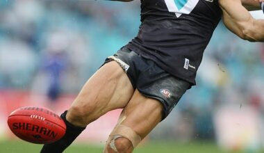 Former AFL player Warren Tredrea is facing the threat of bankruptcy after he was handed a deadline to pay $149,000 in legal fees to Channel 9 relating to his failed wrongful dismissal legal case