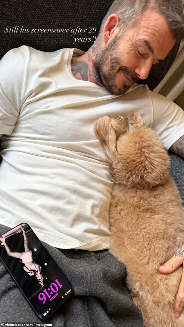 She also showed how she a snap of her duing her Spice Girls heyday was still David's screensaver