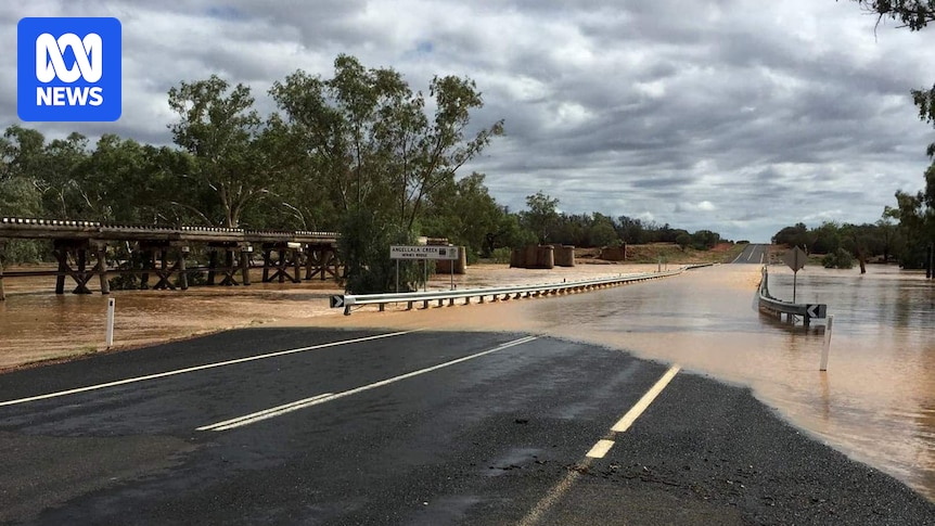 Heaviest outback rain in 15 years tracks east to flood Queensland and northern NSW
