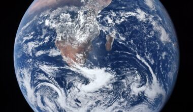 Earth captured by the astronauts of Apollo 17. Studying our how planet helps us understand the evolution of other planets across the Galaxy. (Credit : NASA)