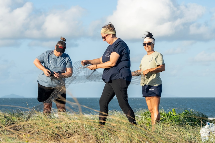 Turtle Watch volunteers at Bucasia Beach