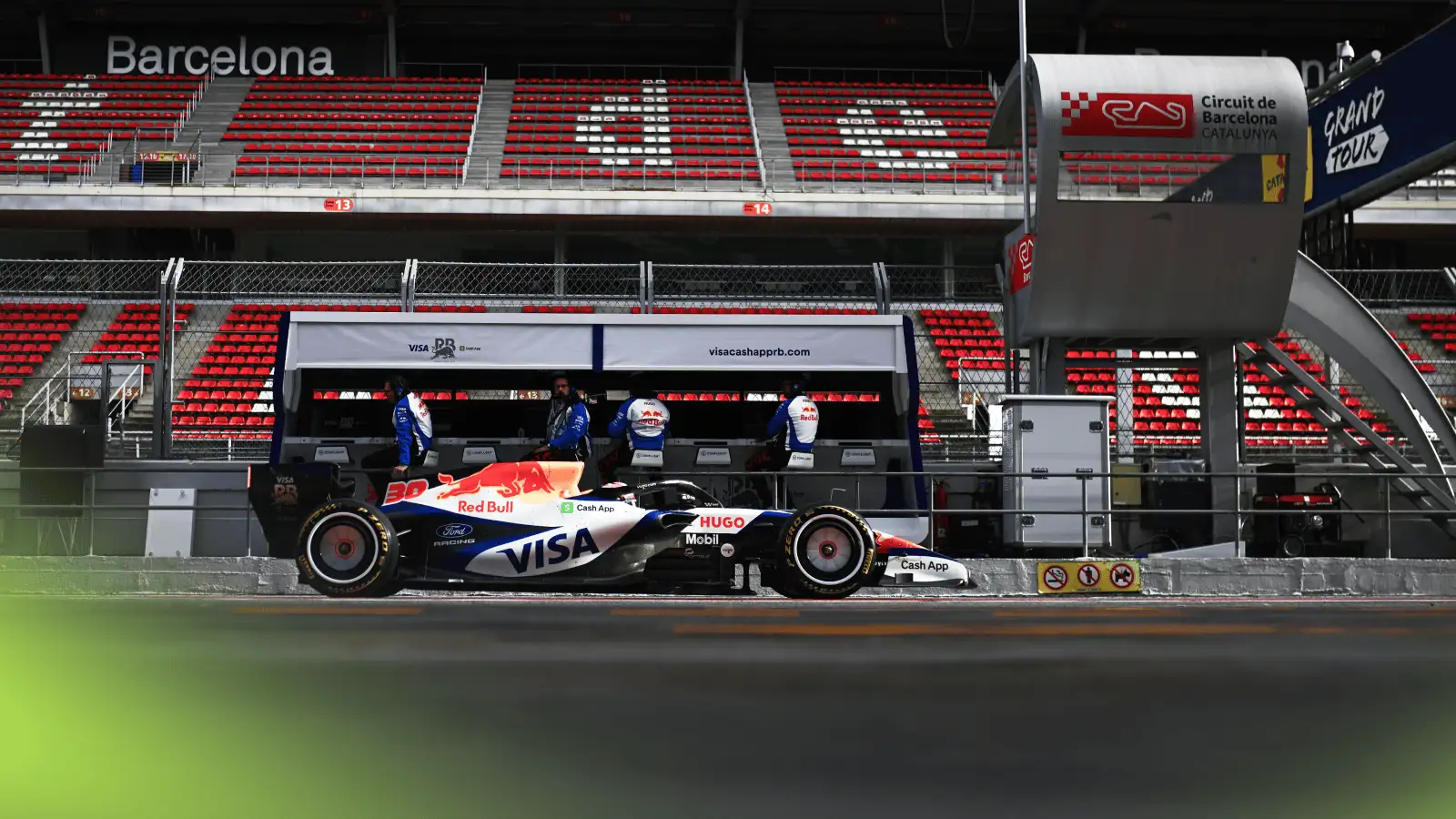 Why was F1 2026 testing in Barcelona held behind closed doors?