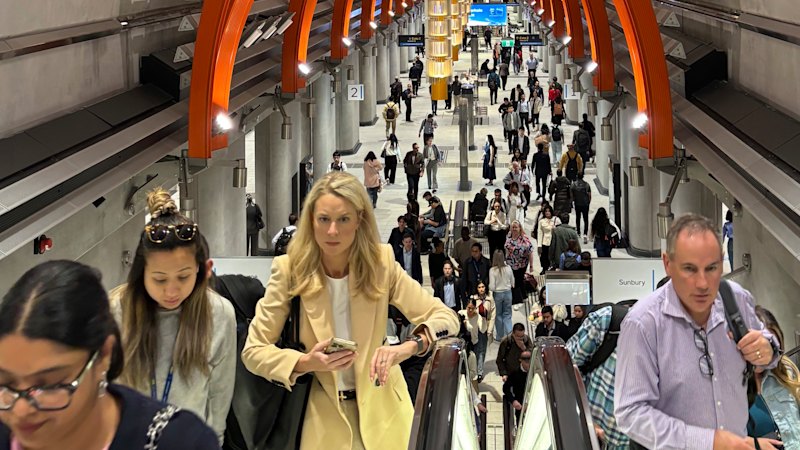 Metro Tunnel opens for its first Monday morning peak: How commuters fared